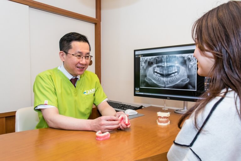 相談室での対話から始めます