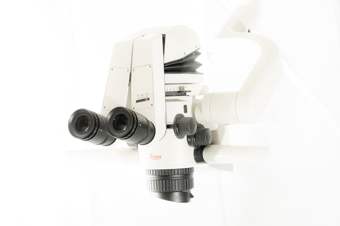 歯科用マイクロスコープ