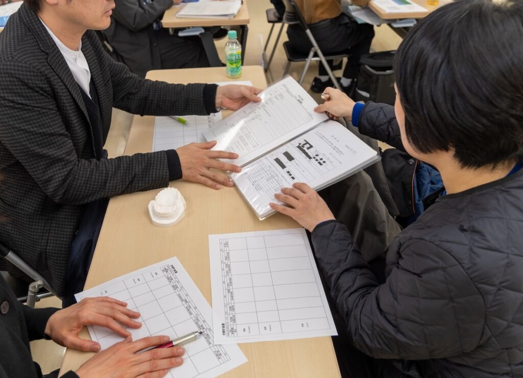 実習中の受講生